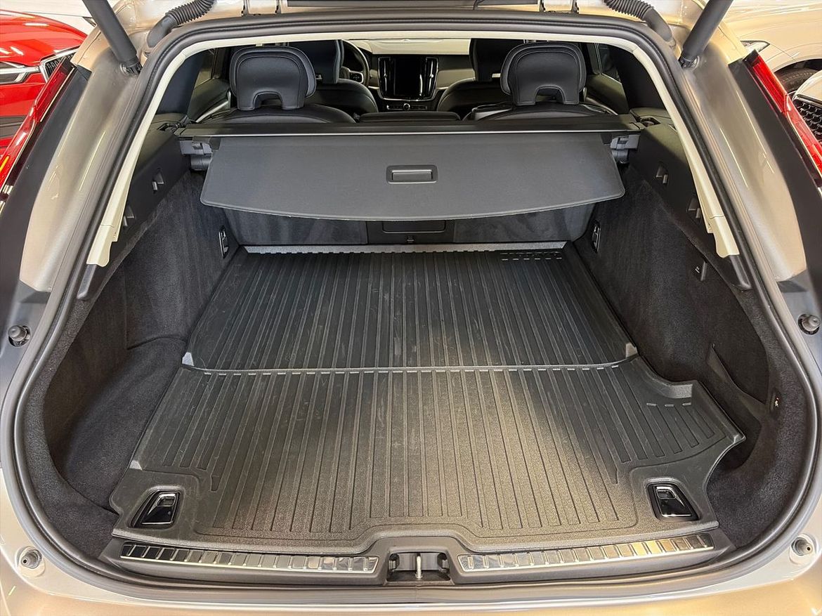 Volvo V90 2021 - miniatyr 4
