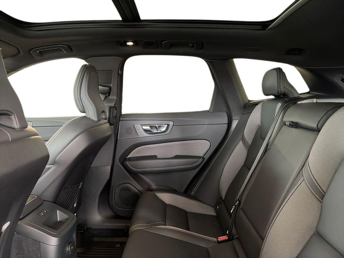 Volvo XC60 2025 - miniatyr 12
