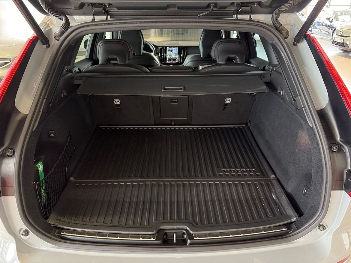 Volvo XC60 2025 - miniatyr 17