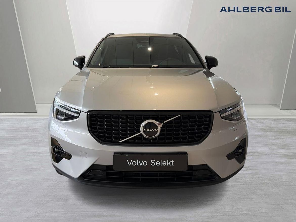 Volvo XC40 2025 - miniatyr 4