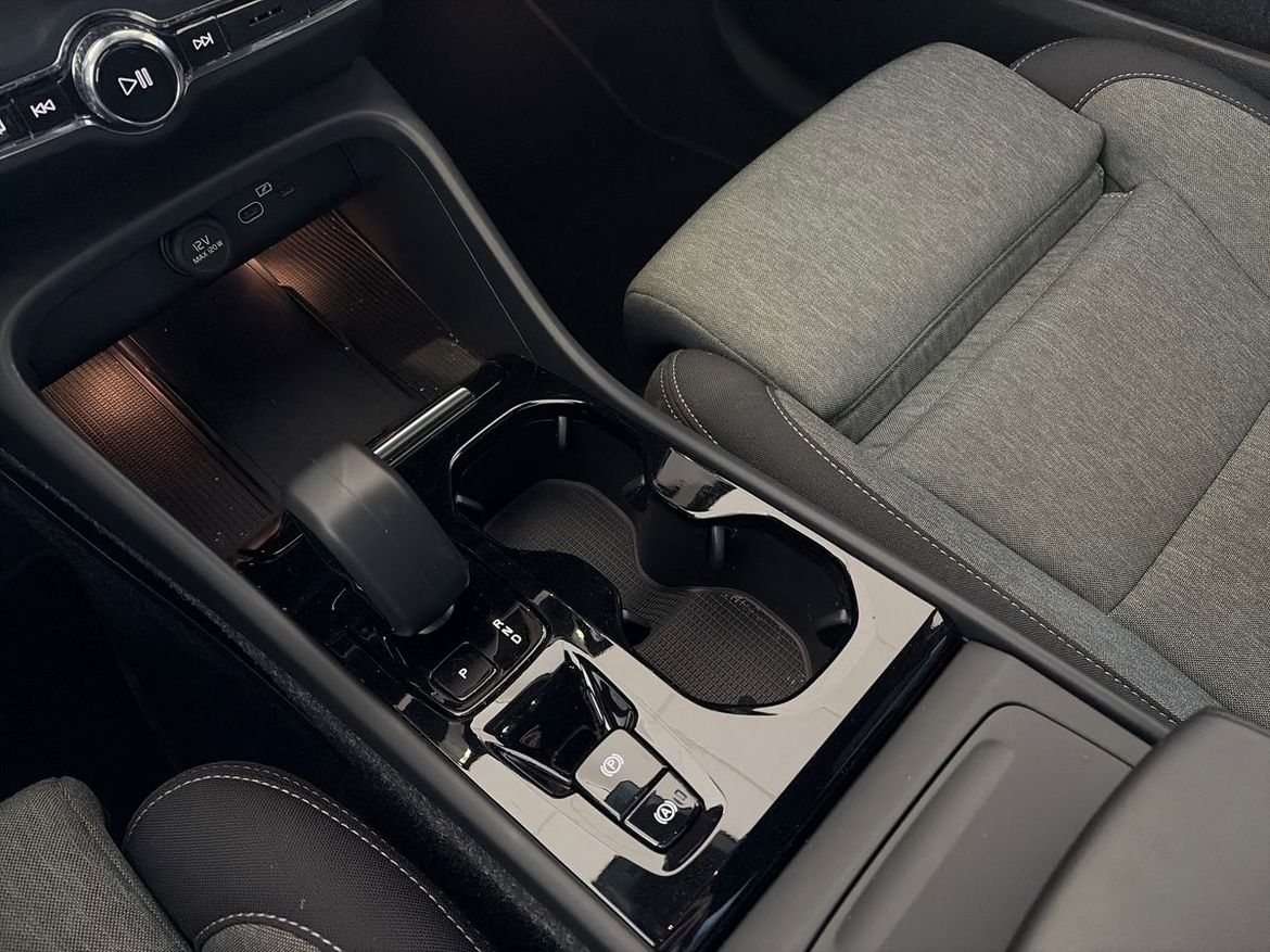 Volvo XC40 2025 - miniatyr 16