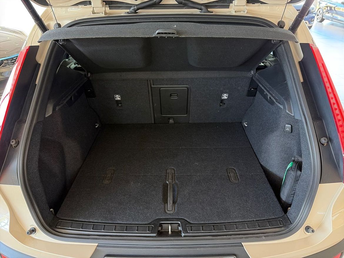 Volvo XC40 2025 - miniatyr 17