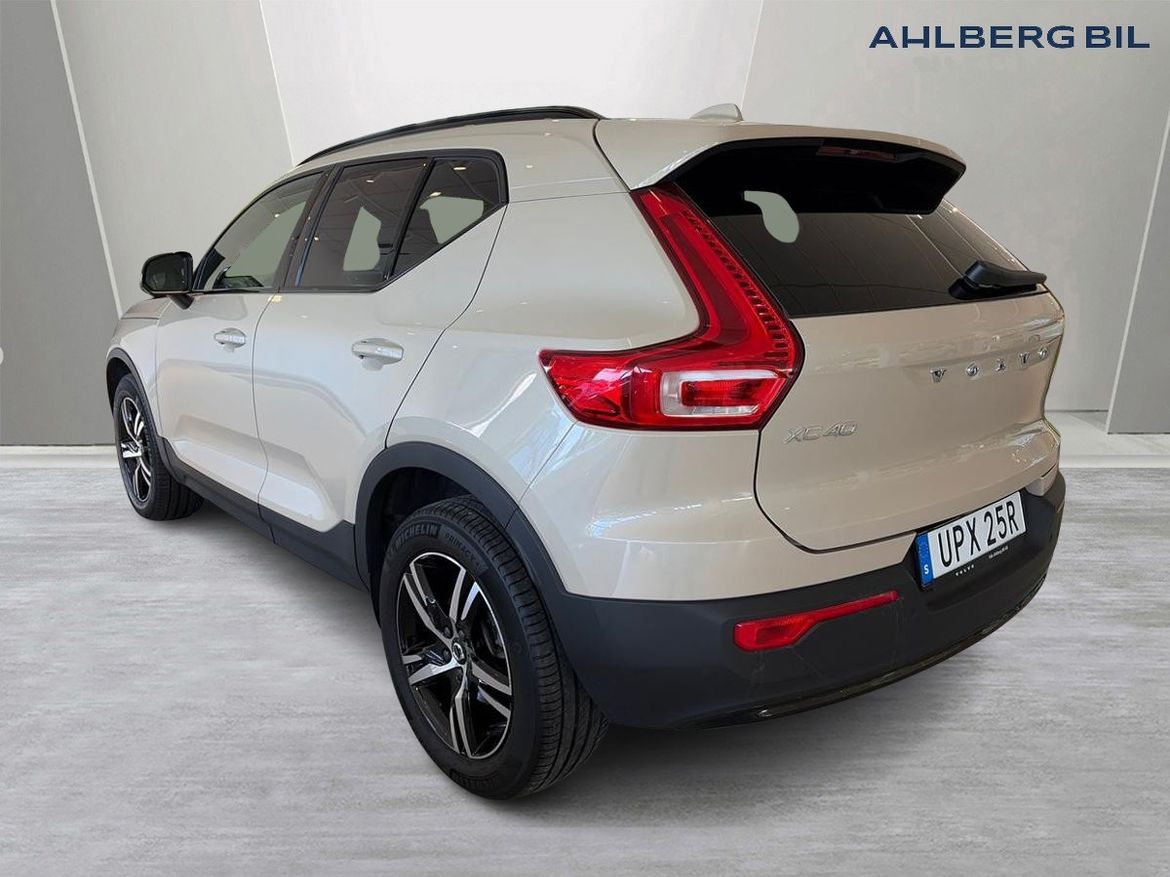 Volvo XC40 2025 - miniatyr 3
