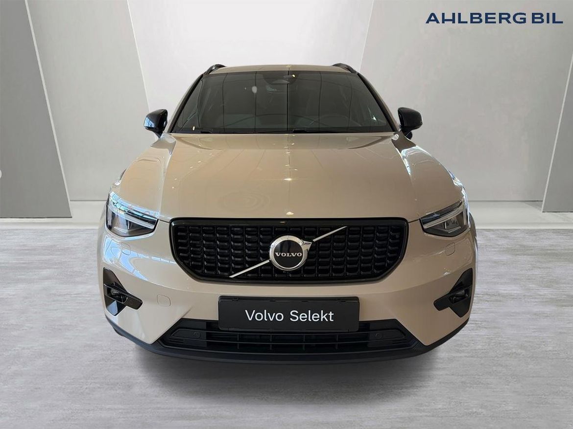 Volvo XC40 2025 - miniatyr 4