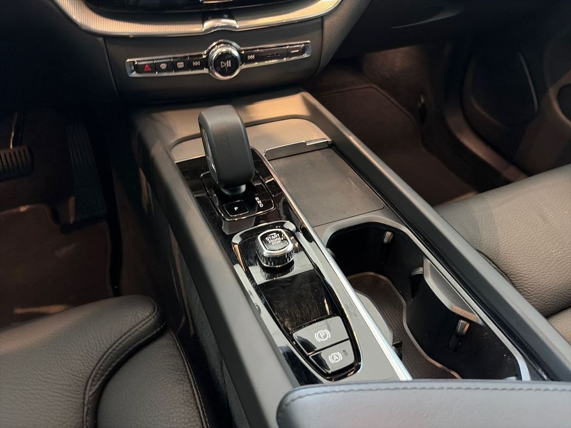Volvo XC60 2025 - miniatyr 13