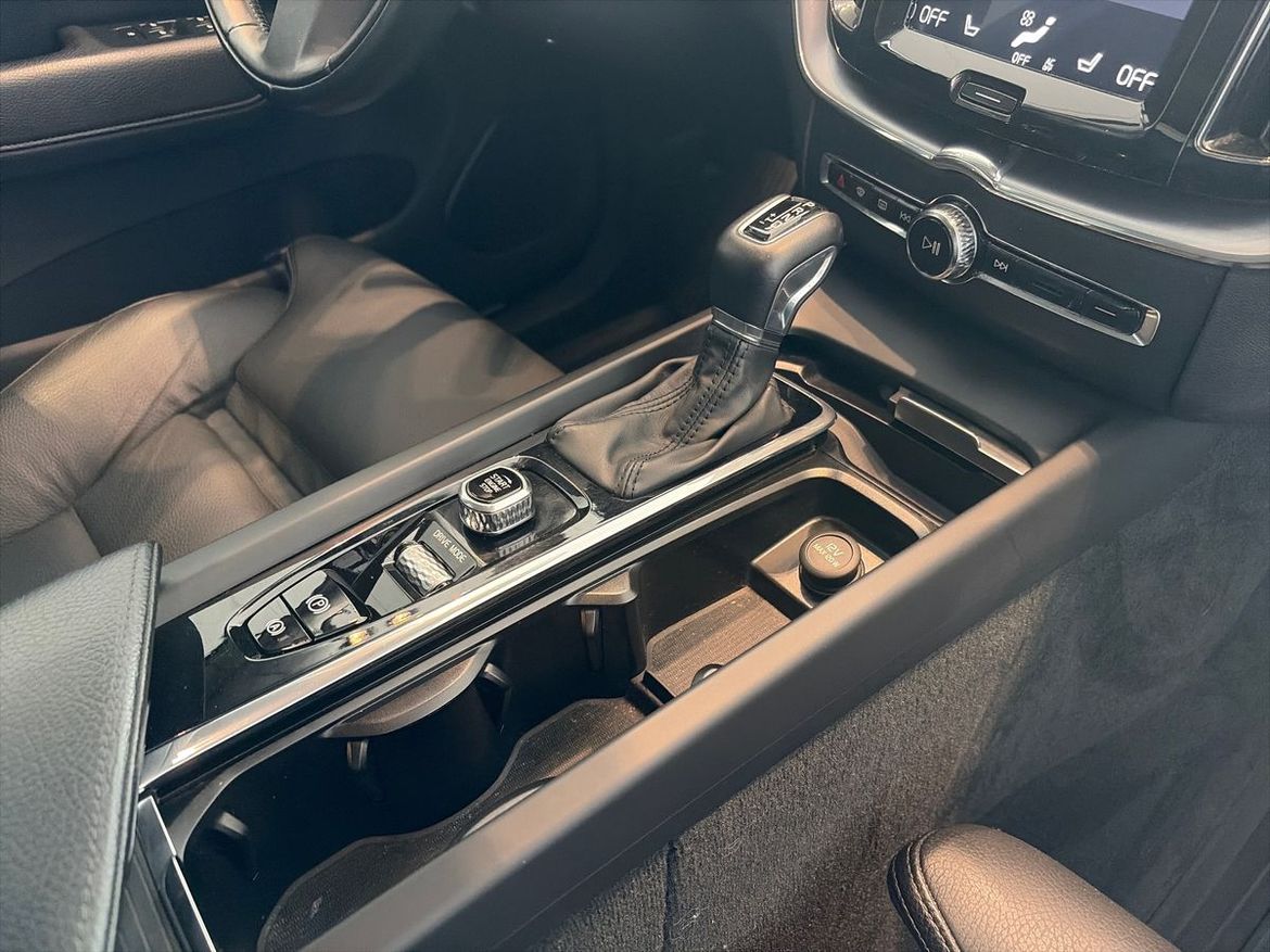 Volvo XC60 2019 - miniatyr 13