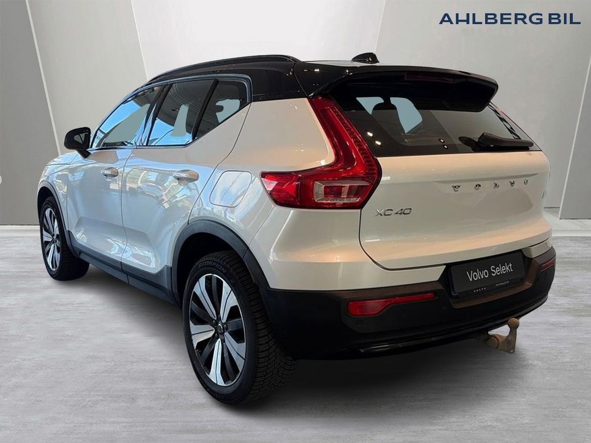 Volvo XC40 2023 - miniatyr 3
