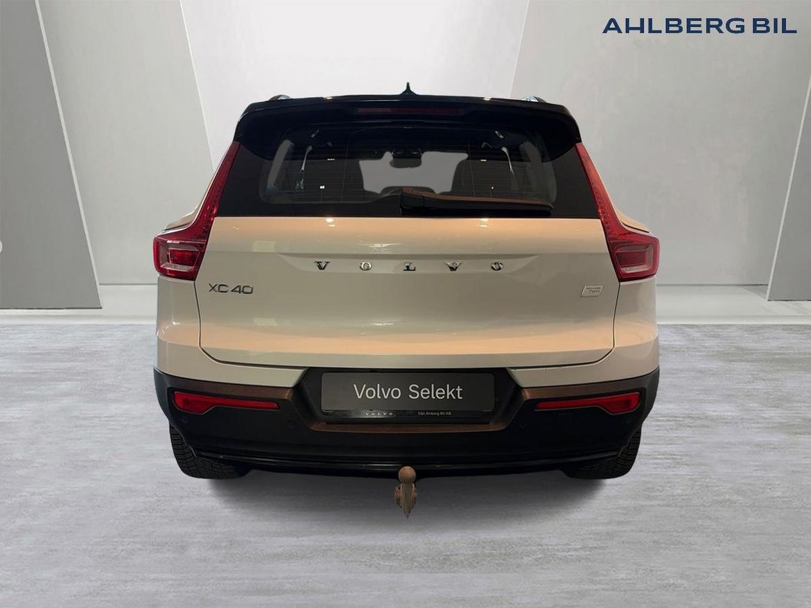 Volvo XC40 2023 - miniatyr 4