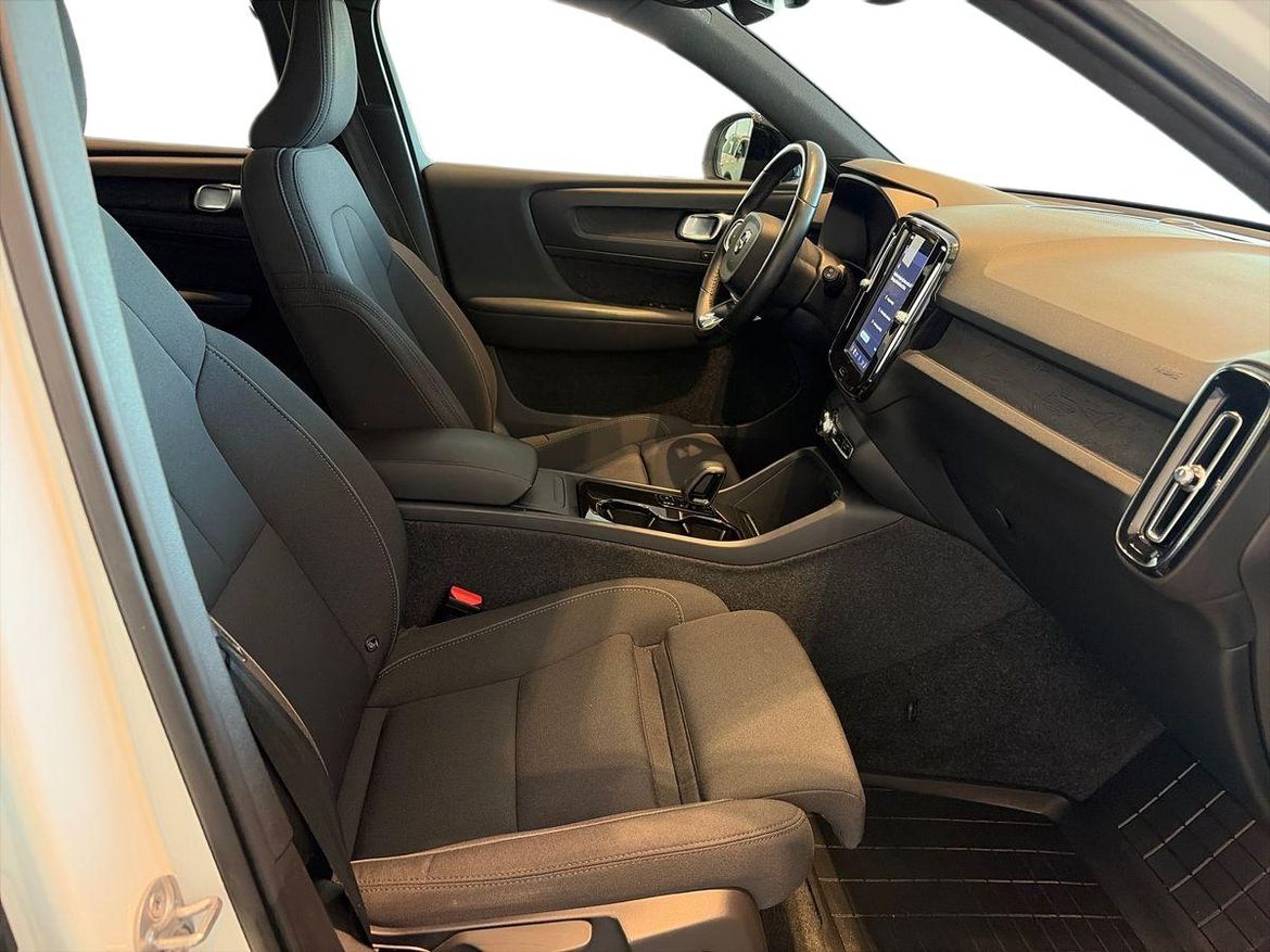 Volvo XC40 2023 - miniatyr 10