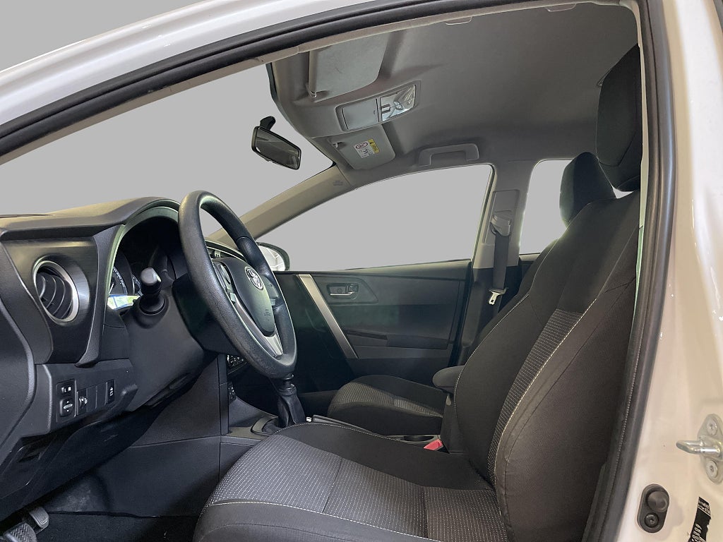 Toyota Auris 2013 - miniatyr 9