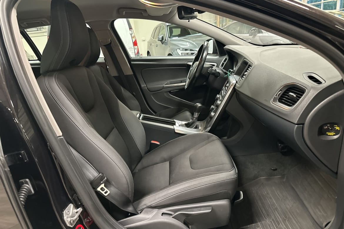 Volvo V60 2014 - miniatyr 17