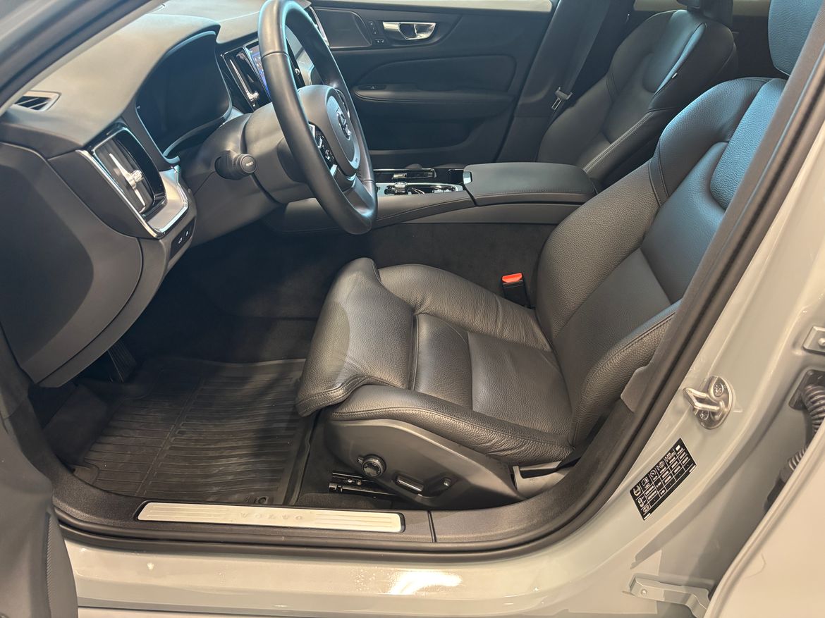 Volvo V60 2025 - miniatyr 5