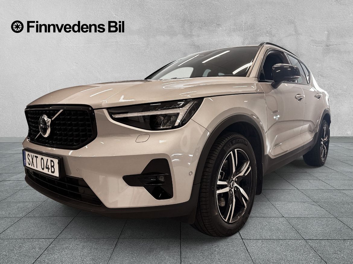 Volvo XC40 2025 - bild 1 av 9