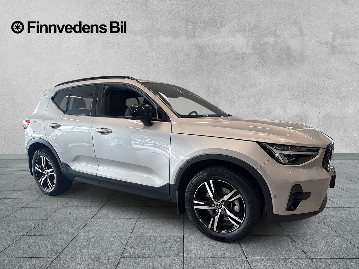 Volvo XC40 2025 - miniatyr 2