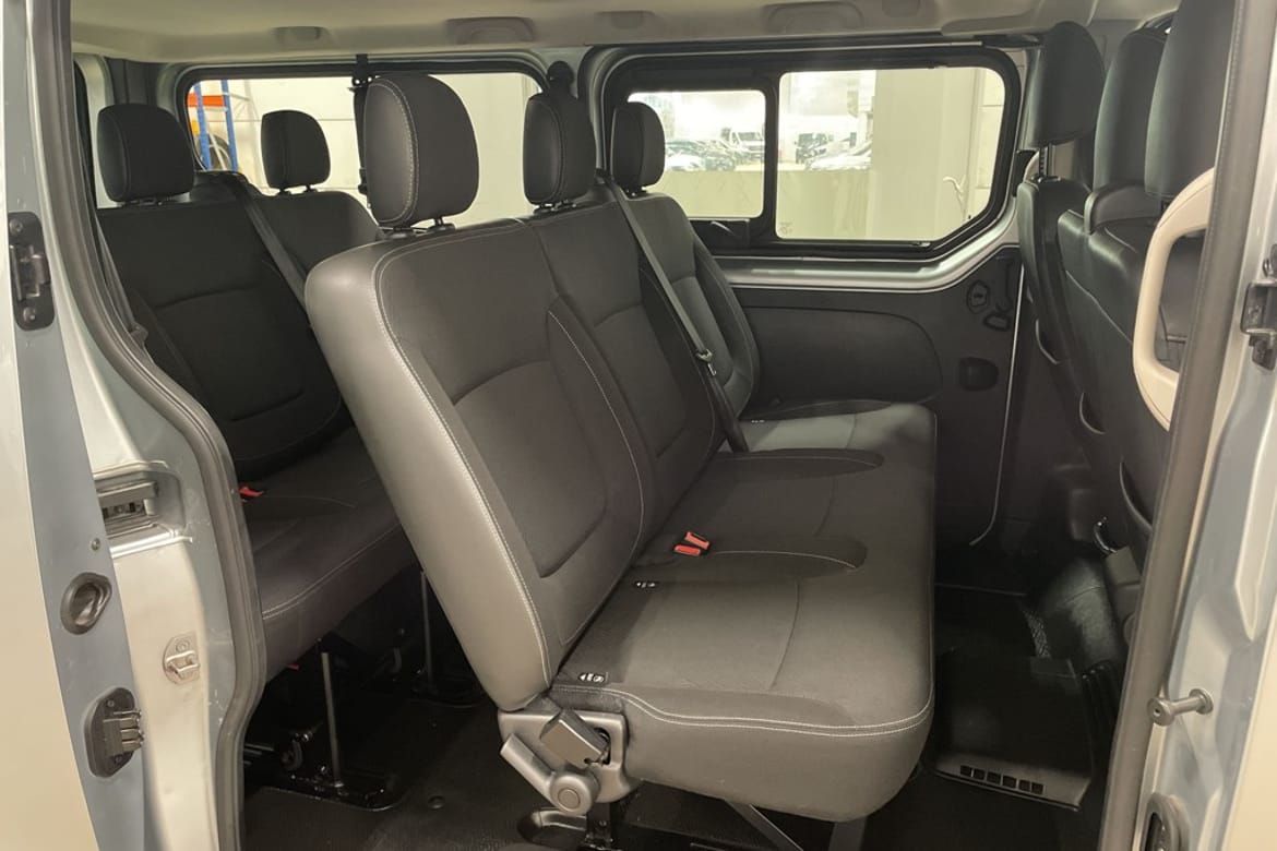 Renault Trafic 2023 - miniatyr 12