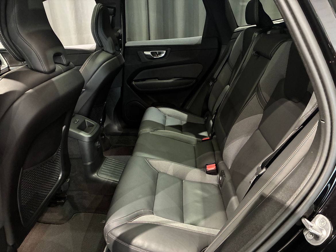 Volvo XC60 2025 - miniatyr 8