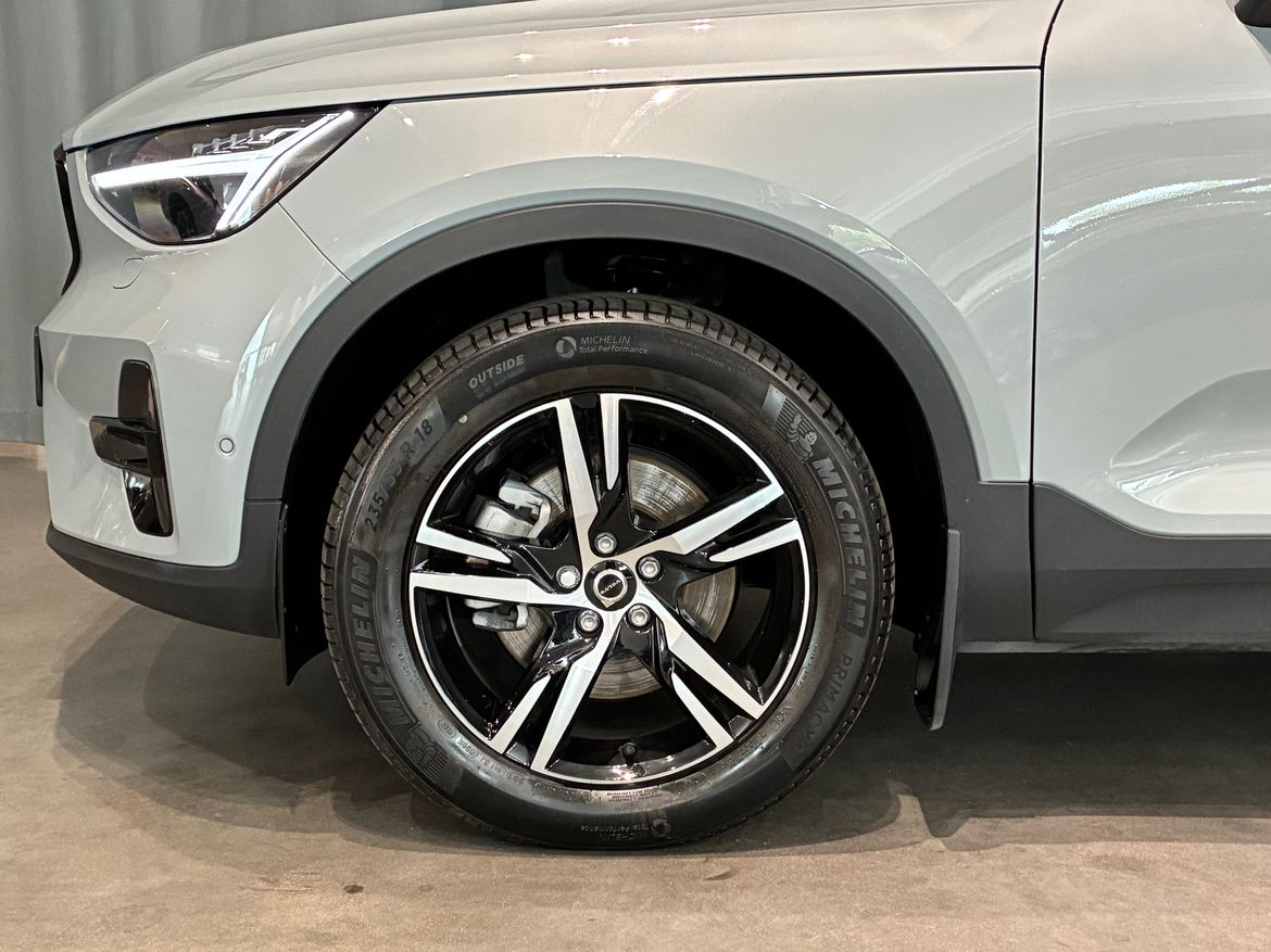 Volvo XC40 2025 - miniatyr 7