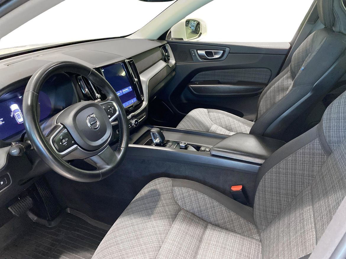 Volvo XC60 2023 - miniatyr 8