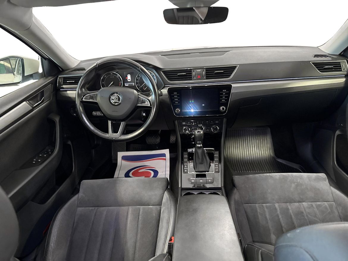 Škoda Superb 2018 - miniatyr 8