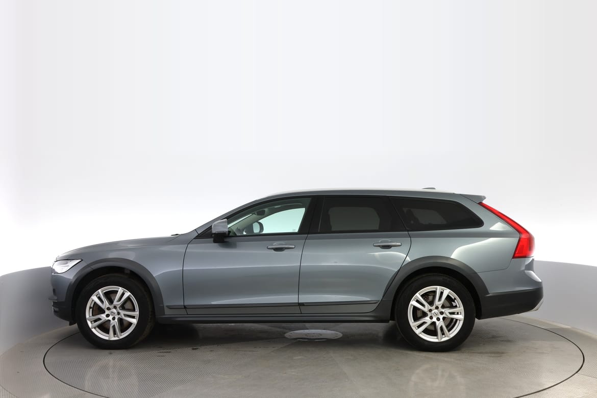 Volvo V90 2018 - miniatyr 2