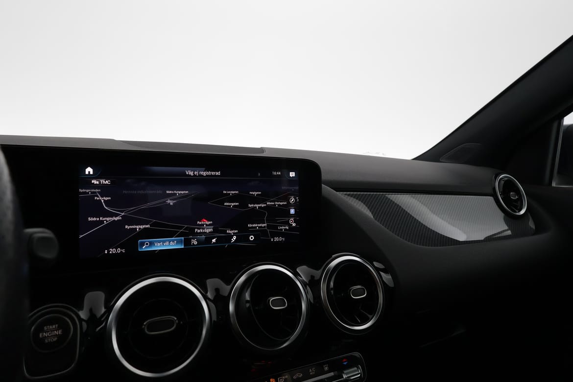 Mercedes-Benz GLA 2023 - miniatyr 13
