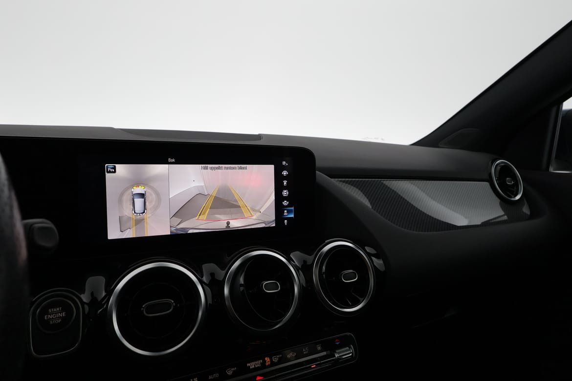 Mercedes-Benz GLA 2023 - miniatyr 14