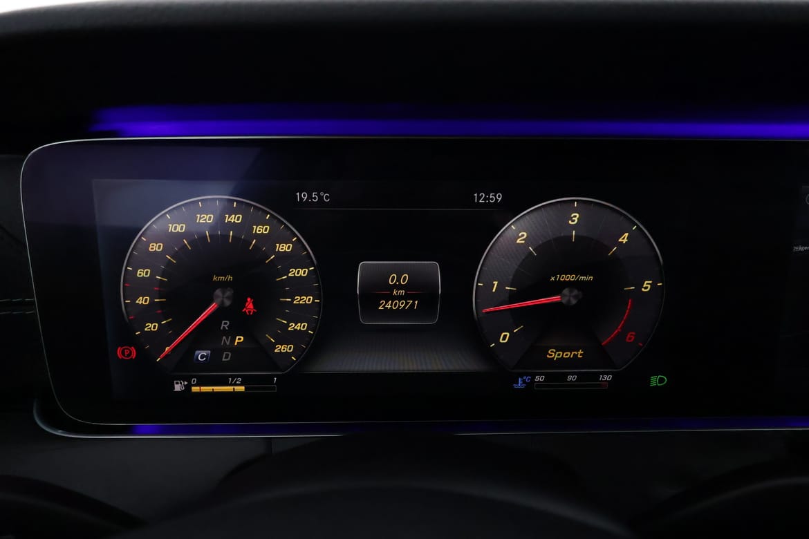 Mercedes-Benz E-Klass 2018 - miniatyr 12