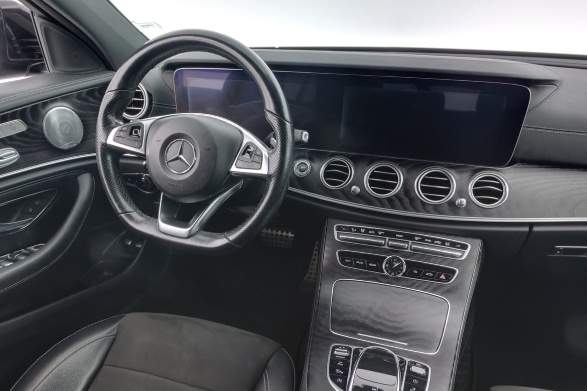 Mercedes-Benz E-Klass 2018 - miniatyr 8