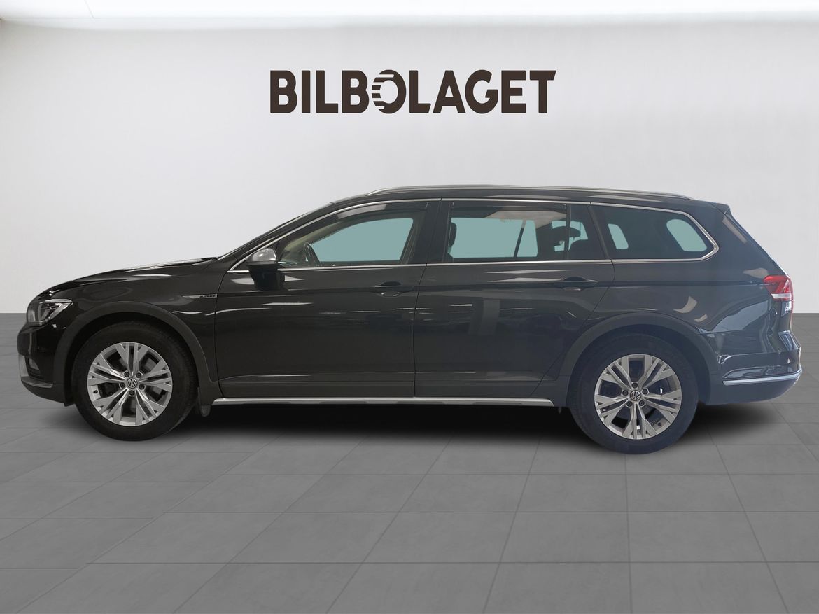 Volkswagen Passat 2019 - miniatyr 2