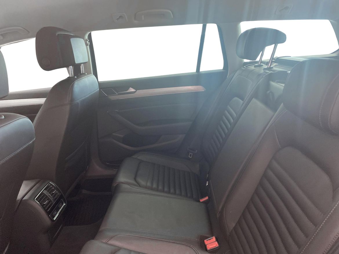 Volkswagen Passat 2019 - miniatyr 7