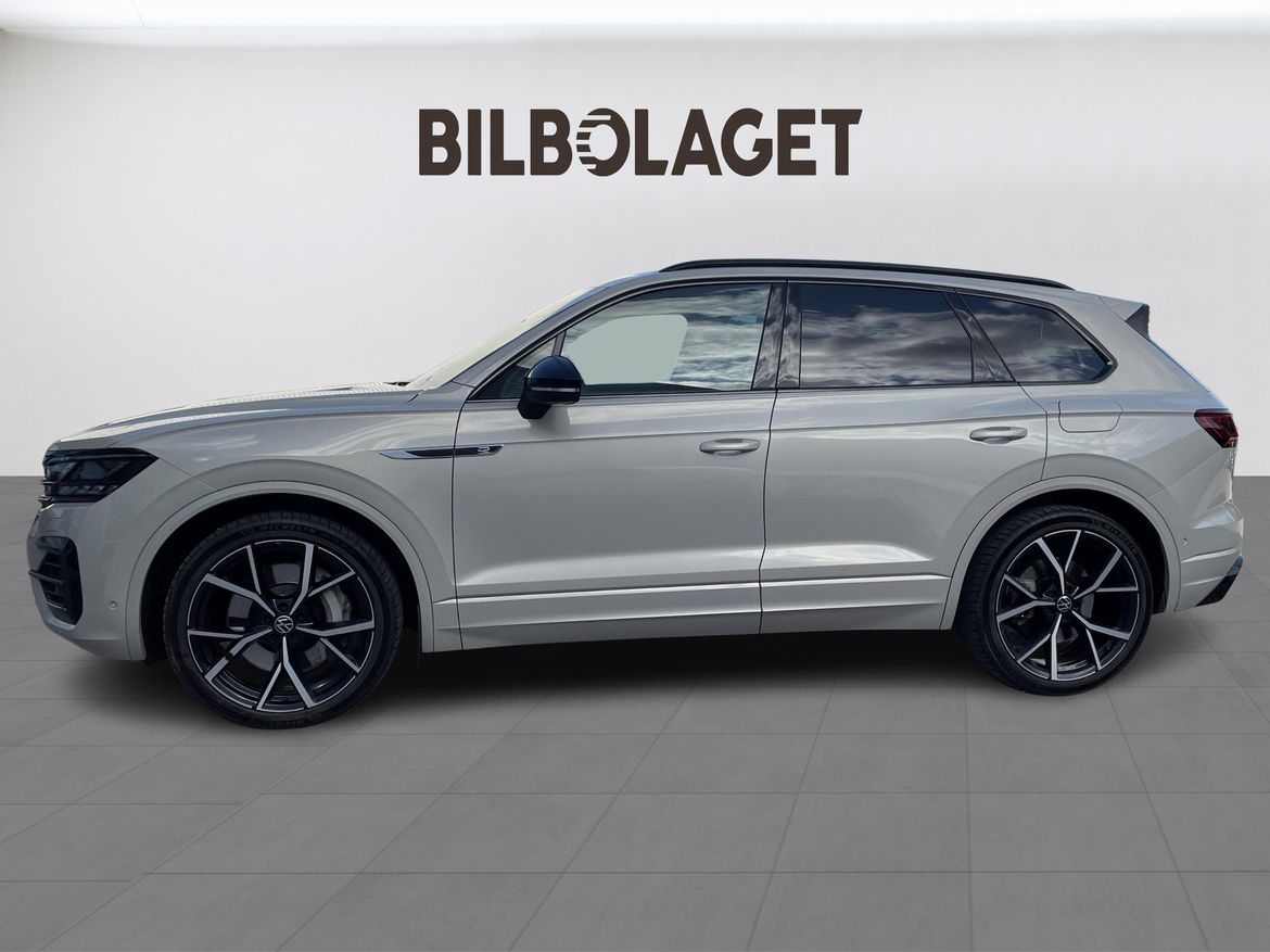 Volkswagen Touareg 2023 - miniatyr 2