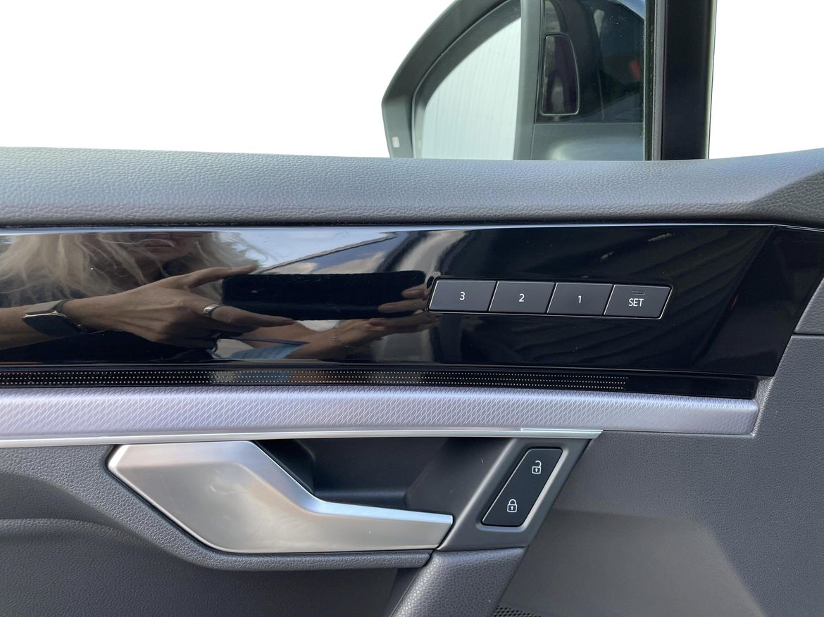 Volkswagen Touareg 2023 - miniatyr 10