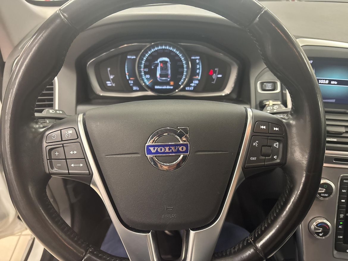 Volvo XC60 2017 - miniatyr 10