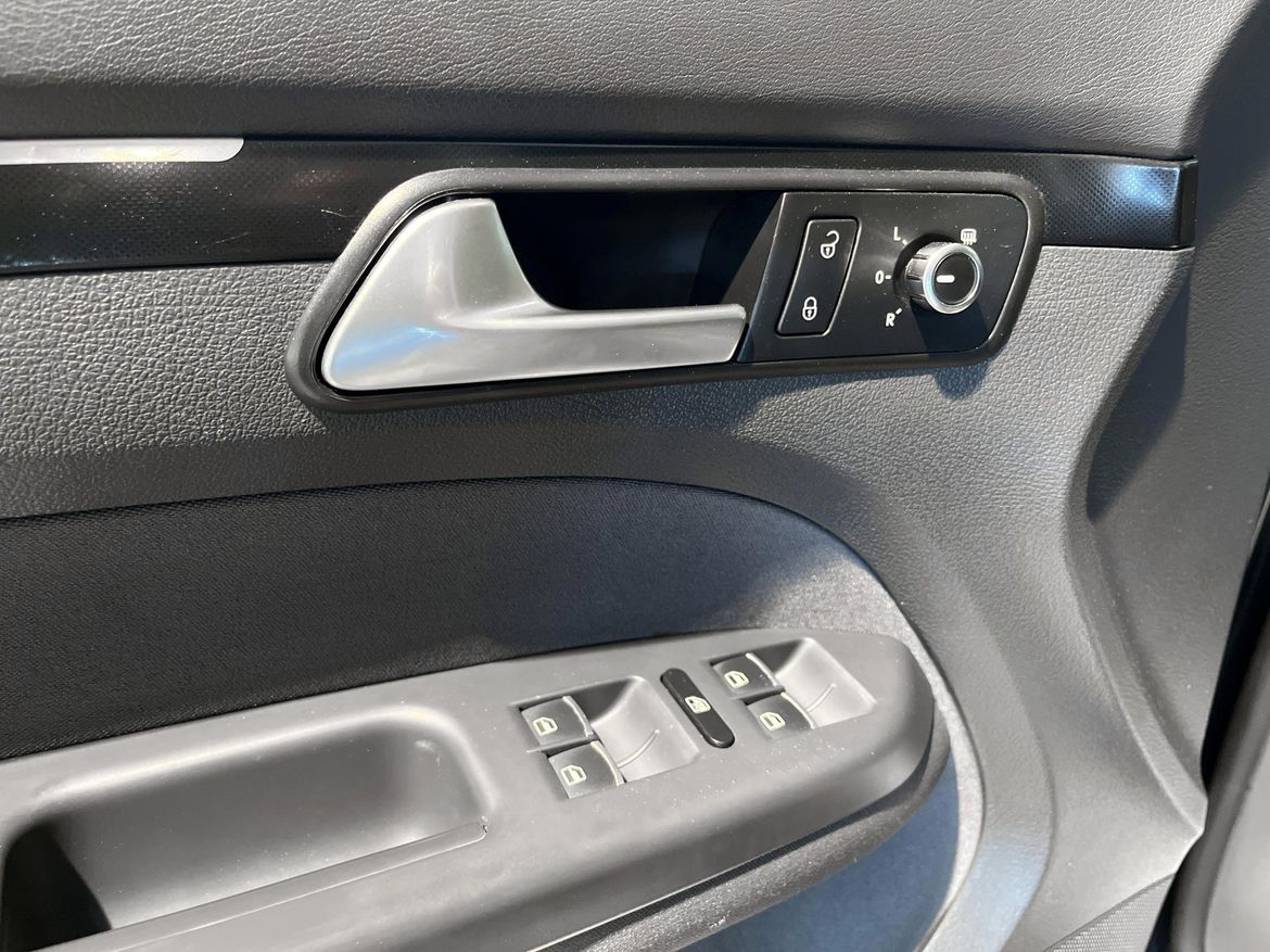 Volkswagen Touran 2015 - miniatyr 15