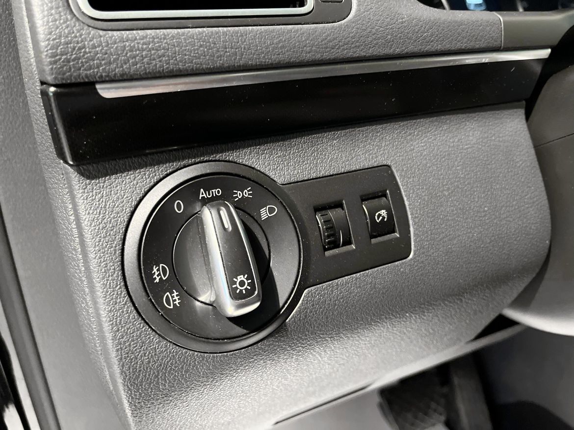 Volkswagen Touran 2015 - miniatyr 17