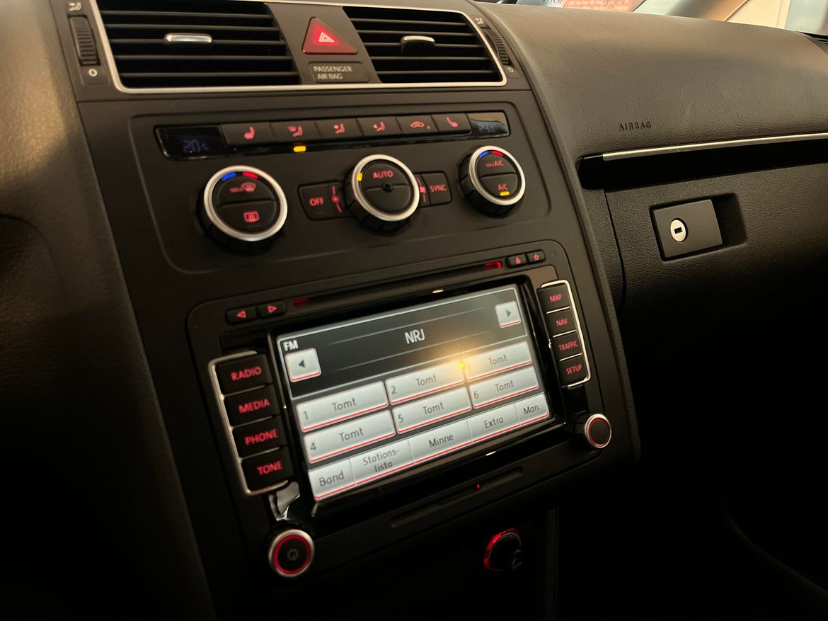 Volkswagen Touran 2015 - miniatyr 19