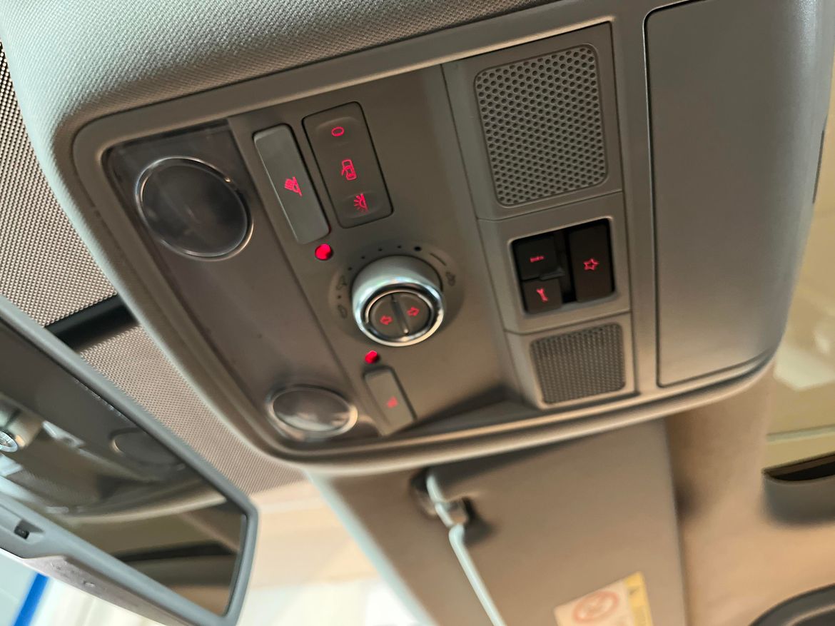 Volkswagen Touran 2015 - miniatyr 22