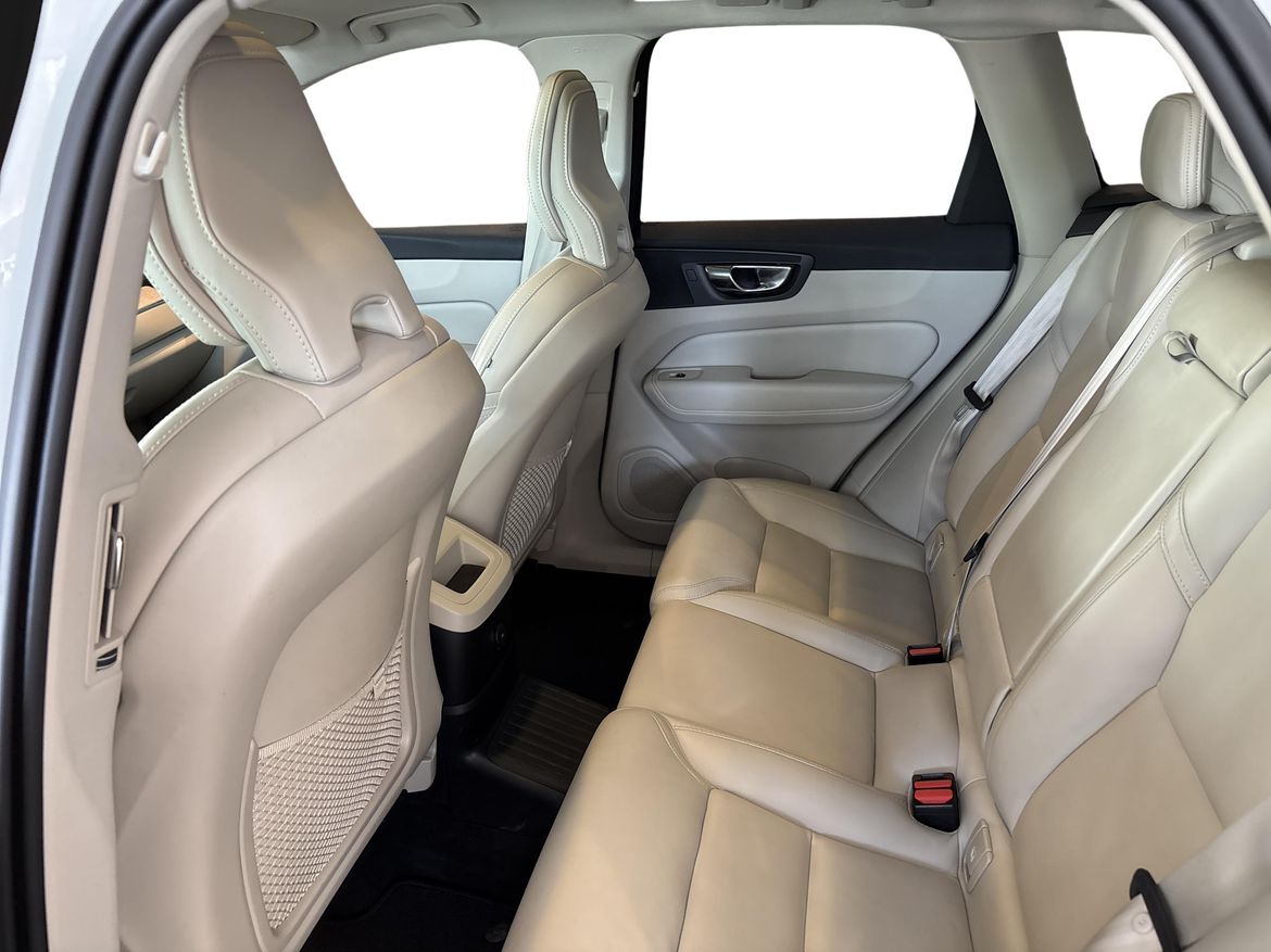 Volvo XC60 2022 - miniatyr 7