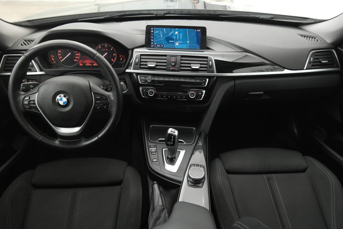BMW 3-serie 2019 - miniatyr 18