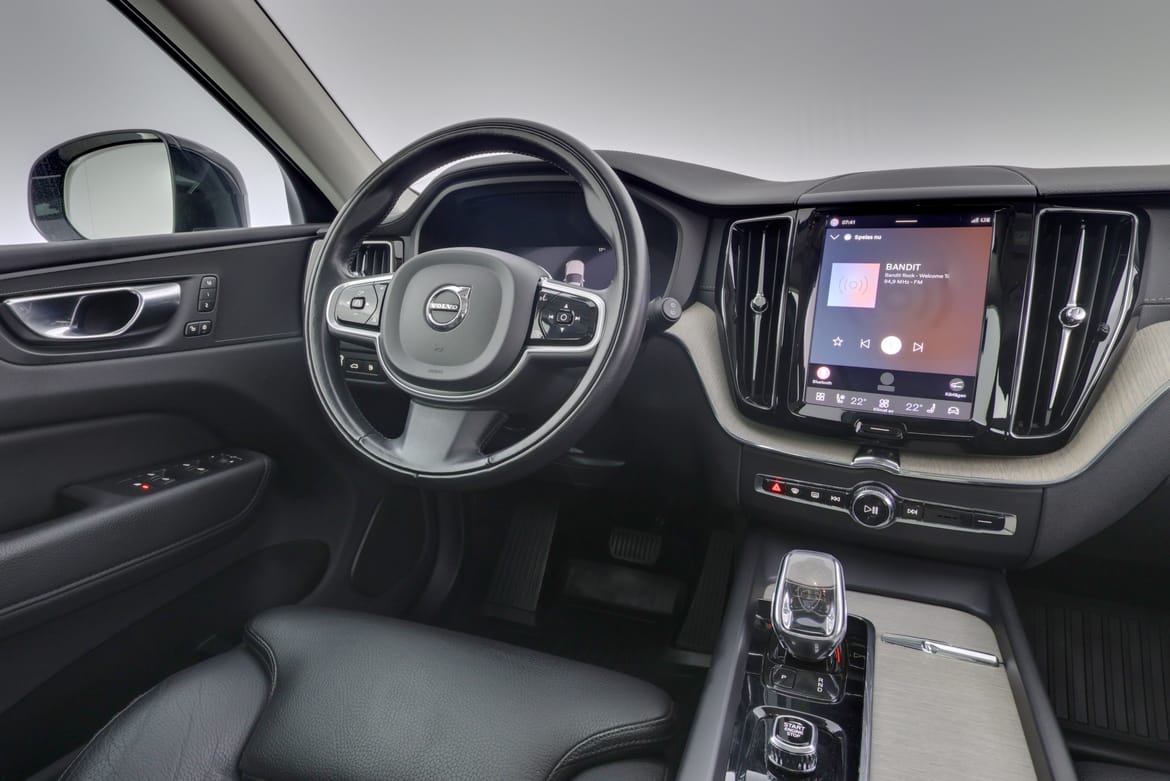 Volvo XC60 2022 - miniatyr 8