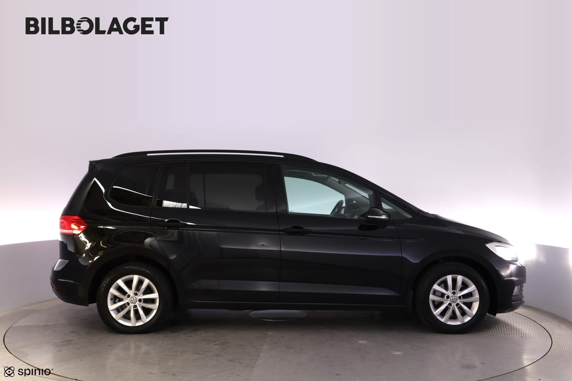 Volkswagen Touran 2017 - miniatyr 2