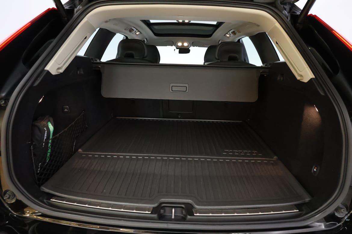 Volvo XC60 2023 - miniatyr 10