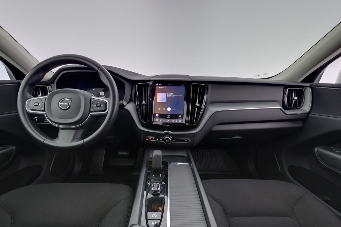 Volvo XC60 2022 - miniatyr 7