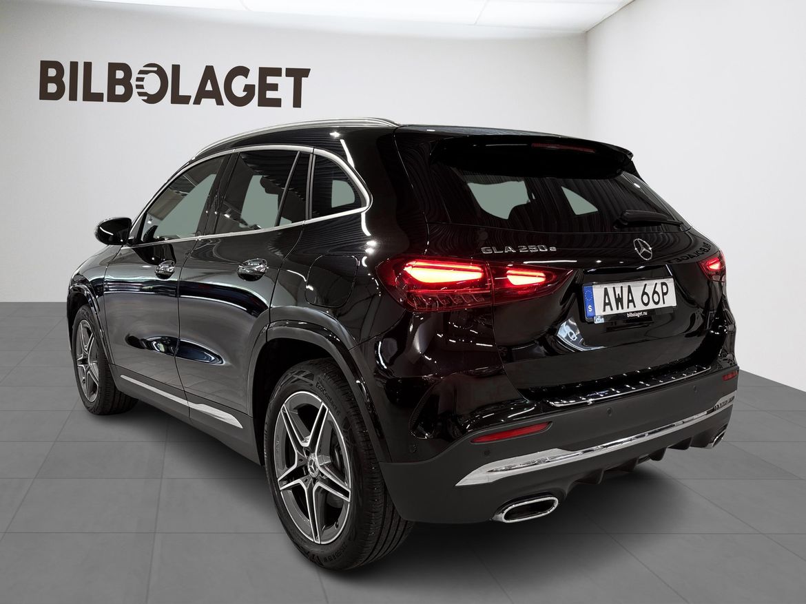Mercedes-Benz GLA 2024 - miniatyr 3