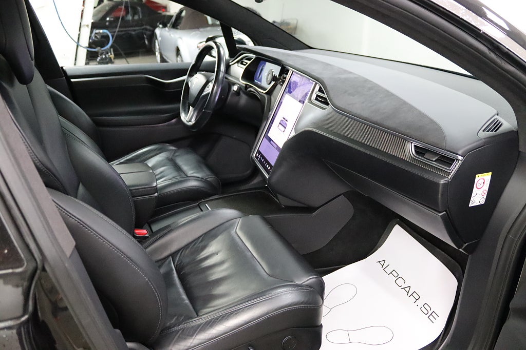 Tesla Model X 2017 - miniatyr 11