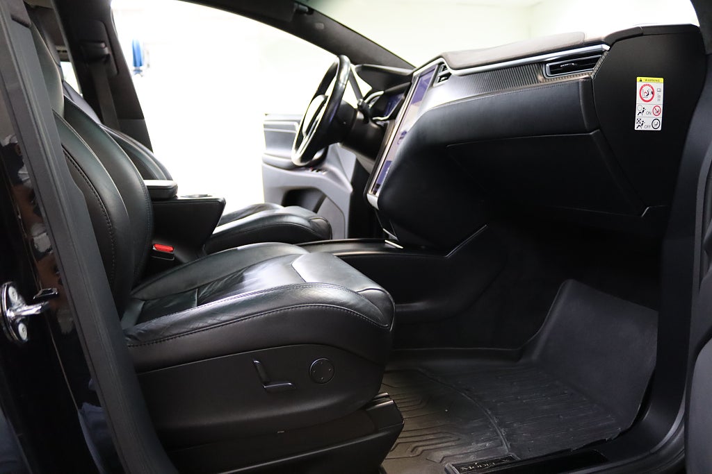 Tesla Model X 2017 - miniatyr 26