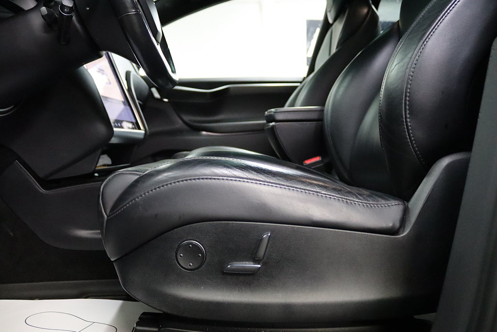 Tesla Model X 2017 - miniatyr 10