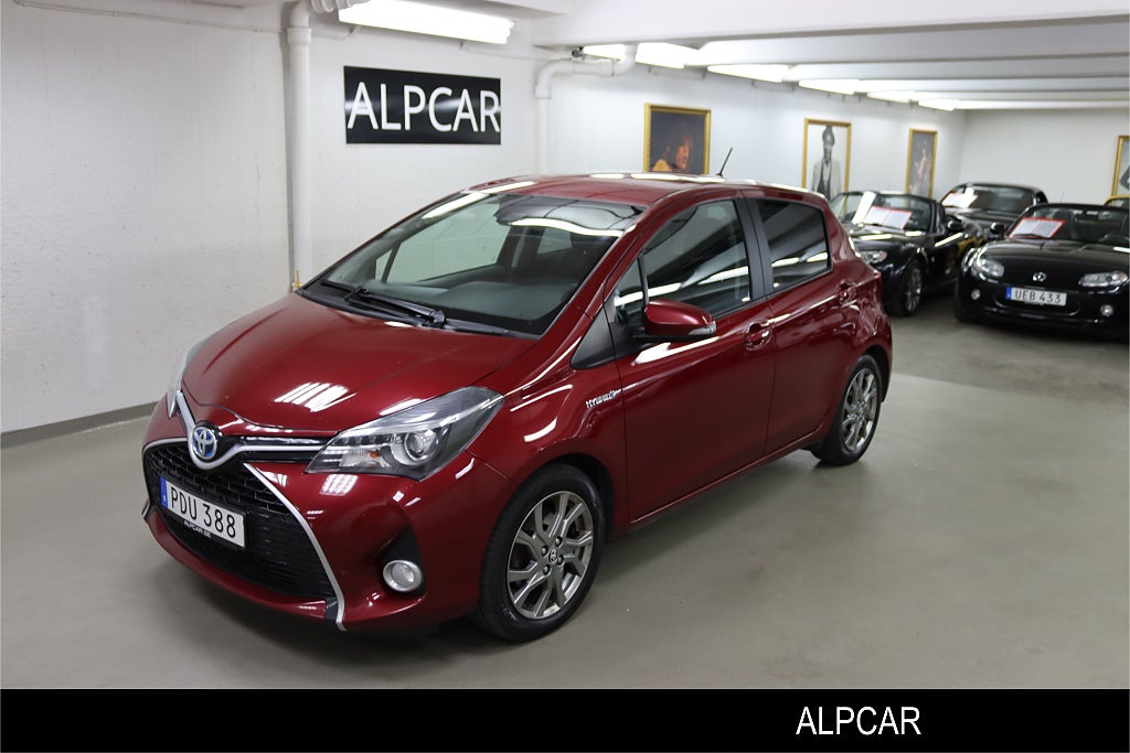 Toyota Yaris HYBRIDE E-CVT ACTIVE STYLE  V-HJUL