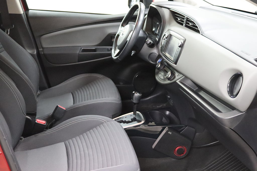 Toyota Yaris 2017 - miniatyr 11