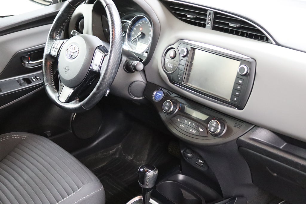 Toyota Yaris 2017 - miniatyr 12